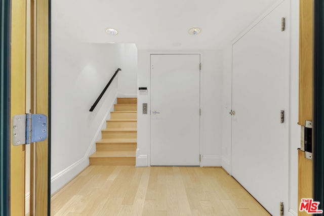 2323 S Beverly Glen Boulevard, Los Angeles CA: https://media.crmls.org/mediaz/cf29037f-39bc-4d22-8076-87107248101a.jpg