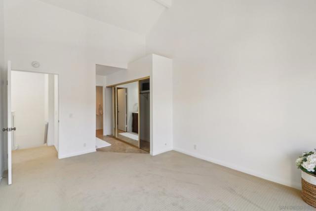 8312 Via Sonoma, La Jolla CA: https://media.crmls.org/mediaz/cf293988-6aa0-4abe-a44a-75aa07d22321.jpg