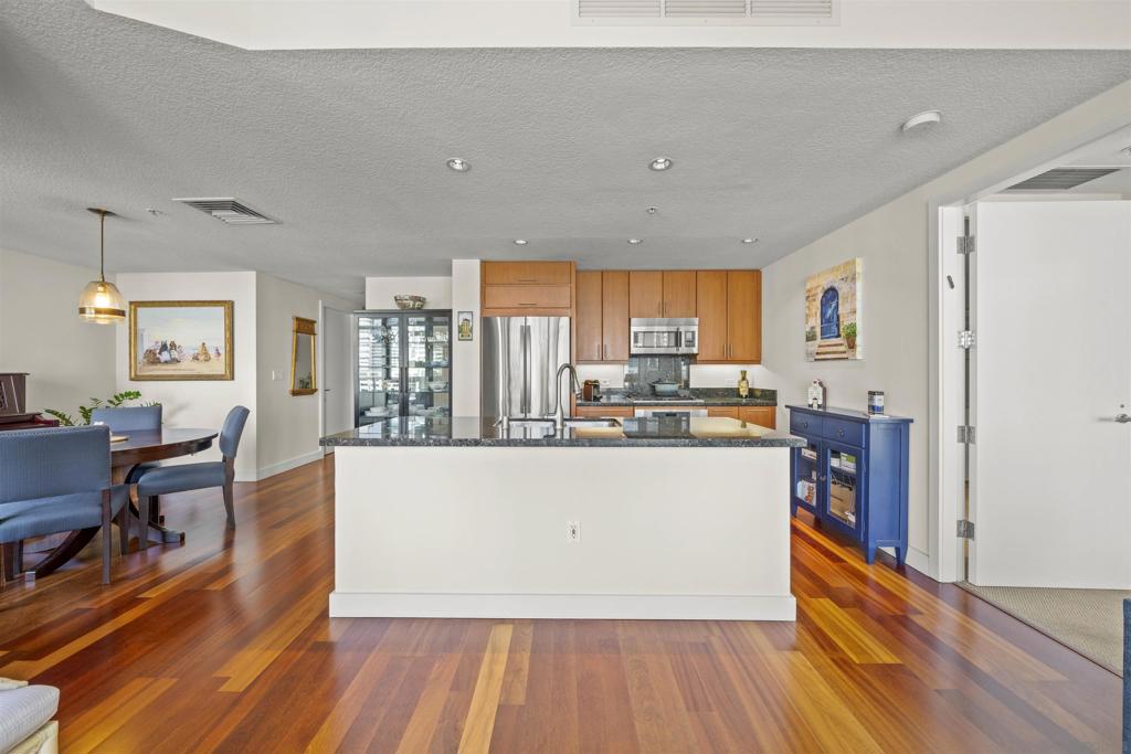 1199 Pacific Hwy - photo 9