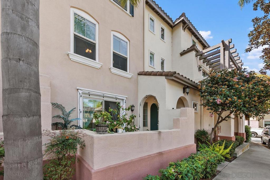 2443 Longstaff Ct.