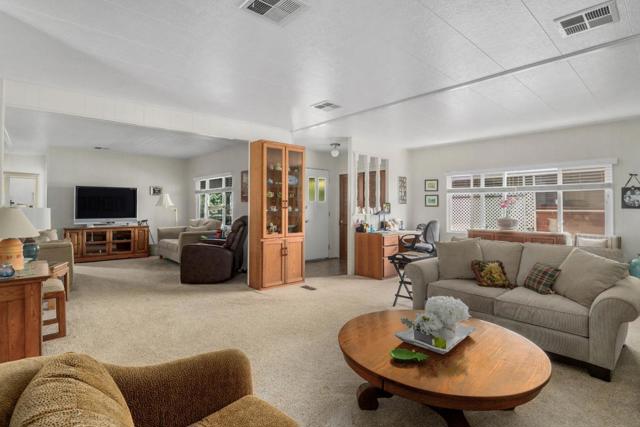 9 Pera Drive, Watsonville CA: https://media.crmls.org/mediaz/cf2cad3b-443e-465b-847b-904c4dea9413.jpg