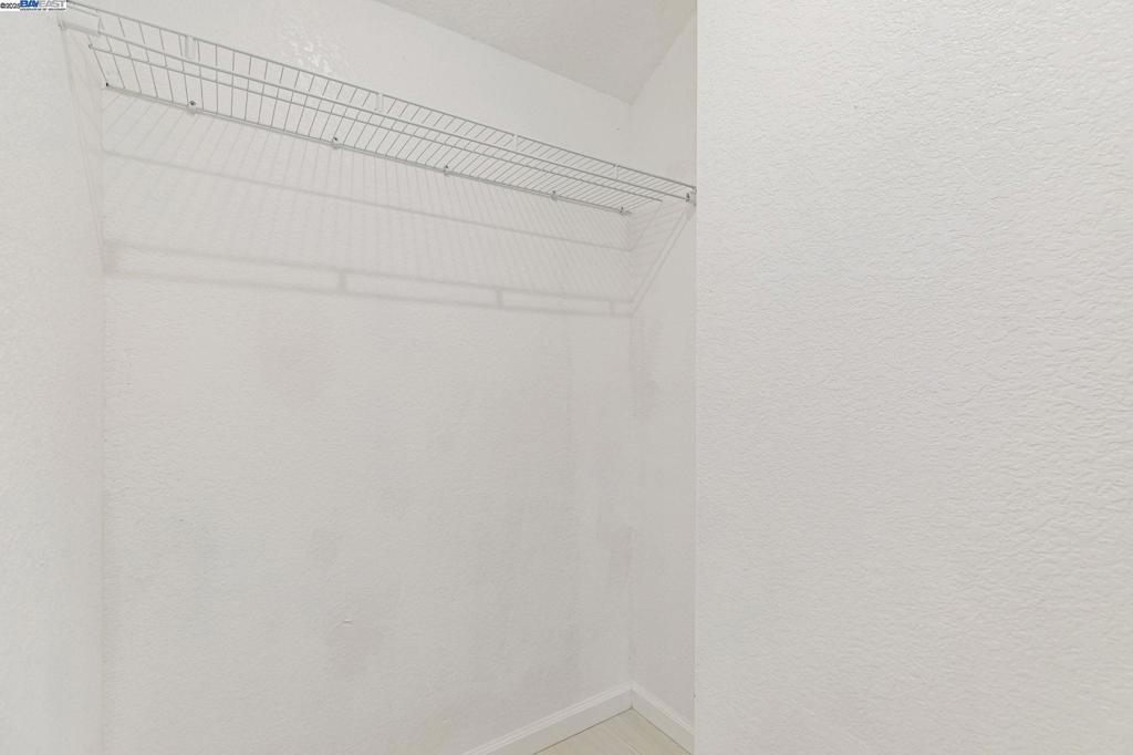 https://media.crmls.org/mediaz/cf2cf91f-8731-4168-943f-439317559e93.jpg?preset=X-Large