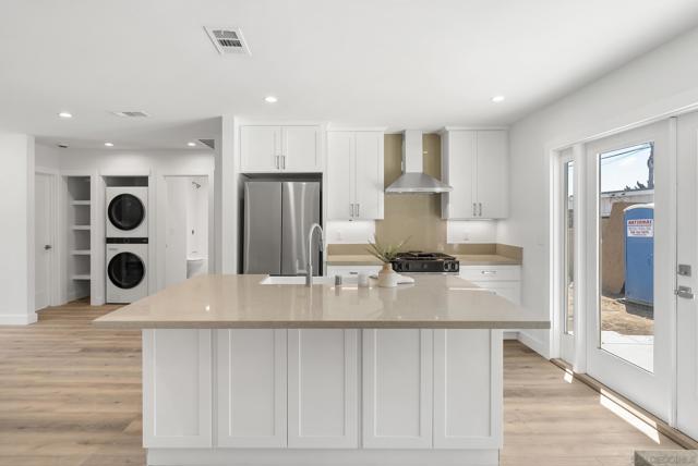 291 Ebony Avenue, Imperial Beach CA: https://media.crmls.org/mediaz/cf2dd381-a31e-4a5d-a120-c37b69fa51cc.jpg