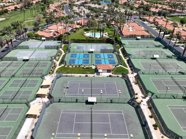 148 Las Lomas, Palm Desert, CA 92260