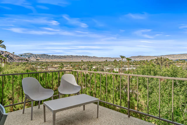 2002 Southridge Drive, Palm Springs, CA 92264