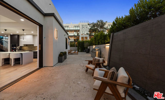 Drew Fenton | 505 Barrington Avenue Los Angeles CA | MLS: 7255319
