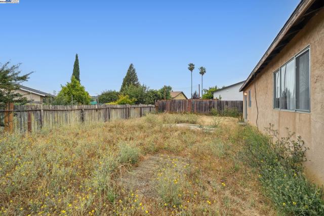 220 PEMBROKE DRIVE, Vallejo CA: https://media.crmls.org/mediaz/cf32065b-fd32-4e1f-952f-df7b01c85e57.jpg