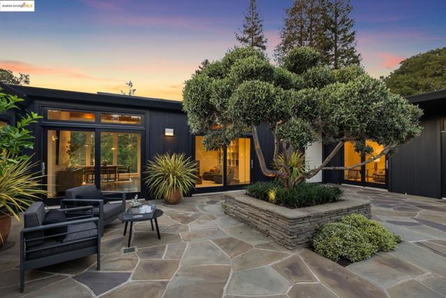 7 Requa Place, Piedmont CA: https://media.crmls.org/mediaz/cf337f1c-c0e9-42b4-868e-9a67d22c44e0.jpg
