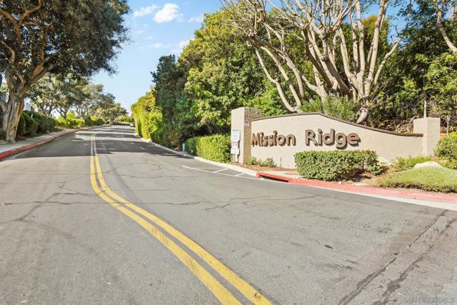 10325 Caminito Cuervo, San Diego CA: https://media.crmls.org/mediaz/cf339d78-e2e7-46ae-8874-19fd5f962e0f.jpg