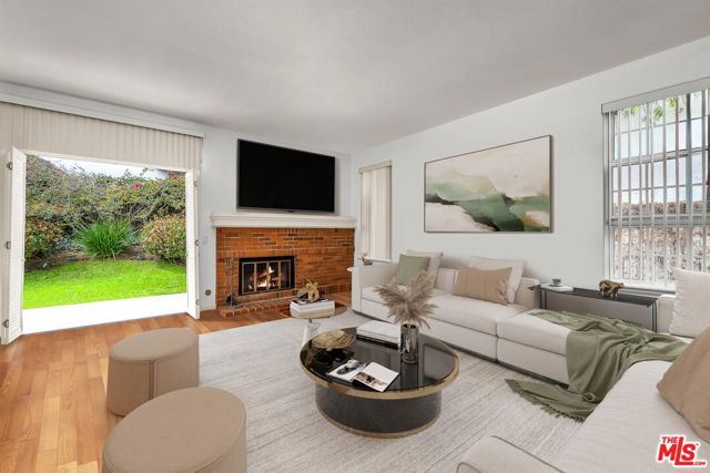 8319 Berger Avenue, Playa del Rey CA: https://media.crmls.org/mediaz/cf33a9f7-b036-4032-8c18-b05b964a118c.jpg