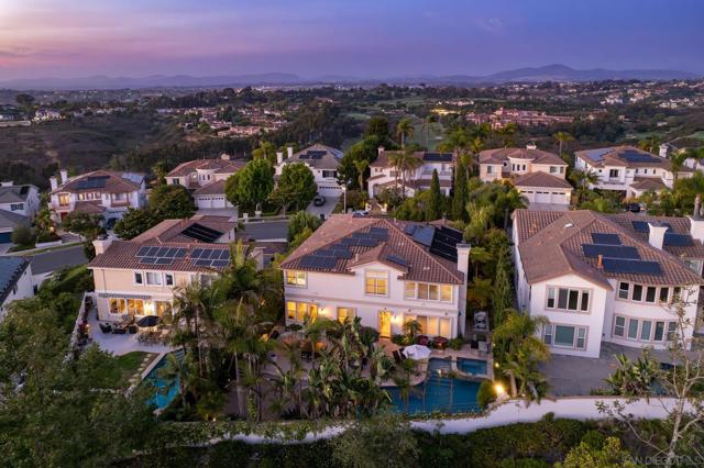 5255 Greenwillow Ln, San Diego CA: https://media.crmls.org/mediaz/cf343592-a8d4-4e1e-a079-ec4408580e22.jpg