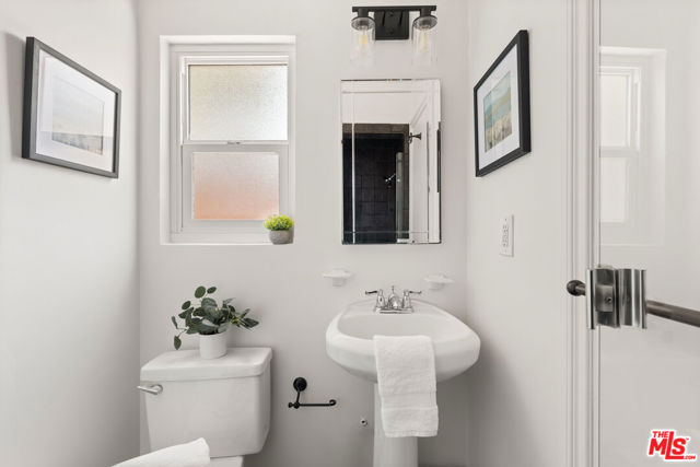 7363 W 87th Place, Los Angeles CA: https://media.crmls.org/mediaz/cf347e41-38ad-4f3d-8694-d847d2fbe674.jpg