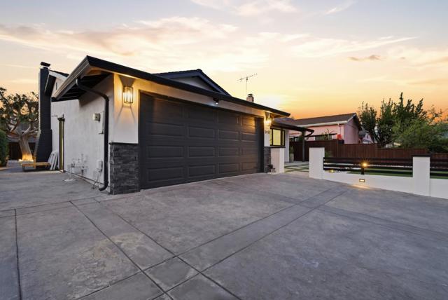 1497 Meadow Glen Way, San Jose CA: https://media.crmls.org/mediaz/cf359206-3b52-4f2c-8253-7e411542bfb3.jpg