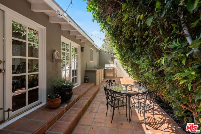 9742 Saturn Street, Los Angeles CA: https://media.crmls.org/mediaz/cf35d12b-3c93-4540-9beb-0f637516db23.jpg