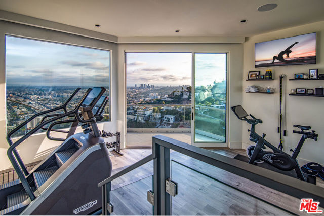 8572 Hillside Avenue, Los Angeles CA: https://media.crmls.org/mediaz/cf35f33c-9e60-439a-b077-9f9bdab0fe35.jpg