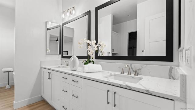 16925 Old Coach Rd, Poway CA: https://media.crmls.org/mediaz/cf365642-840a-4ff5-b205-bb3552e083b3.jpg