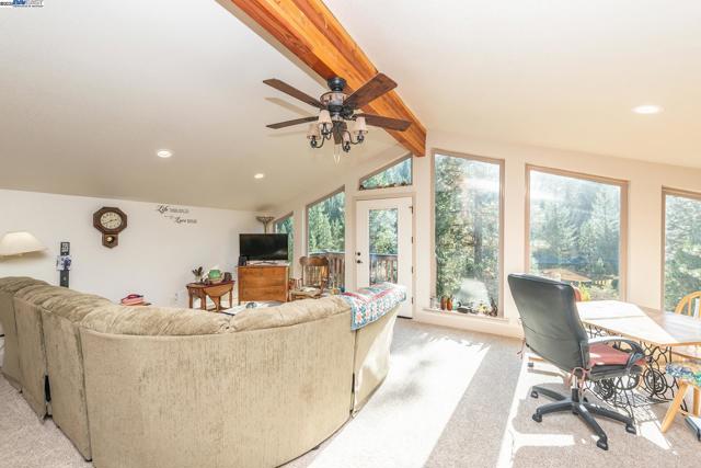 851 Mountain Aire Lane, Trinity Center CA: https://media.crmls.org/mediaz/cf376bde-299d-4512-b6f6-603703c81d09.jpg