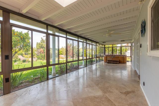 348 Avenida De Las Rosas, Encinitas CA: https://media.crmls.org/mediaz/cf37b889-0df5-4e77-bb9e-d35f48be0a79.jpg