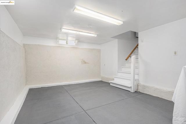 879 45Th St, Oakland CA: https://media.crmls.org/mediaz/cf38b31b-317c-4d79-8816-fcaee88b6080.jpg
