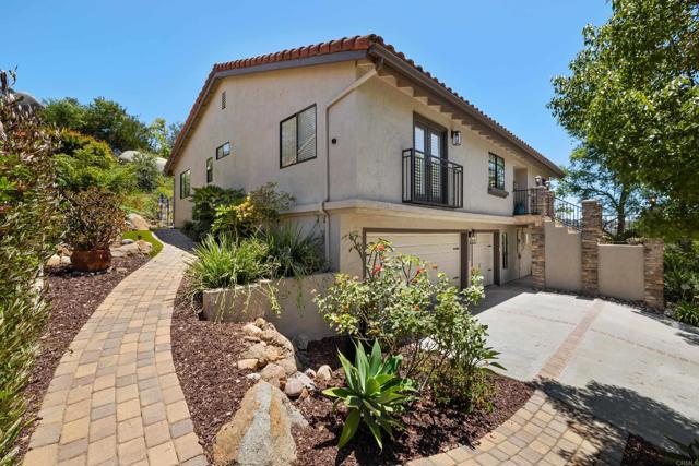 28551 Meadow Glen Way W, Escondido CA: https://media.crmls.org/mediaz/cf3968b0-6e3f-4af7-9219-6a2036e1a0b0.jpg