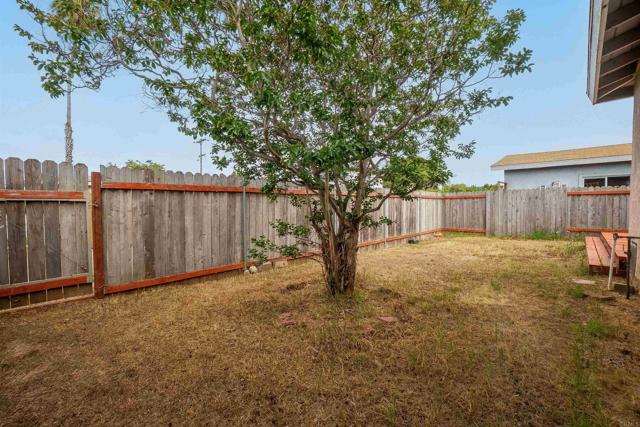 765 Elkwood Ave, Imperial Beach CA: https://media.crmls.org/mediaz/cf3978c0-0eaf-4371-95e9-8a94599d129e.jpg
