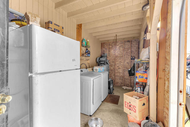28300 Desert Charm Road, Desert Hot Springs CA: https://media.crmls.org/mediaz/cf3998cb-13fa-4cc2-9d13-8c35a5a00860.jpg