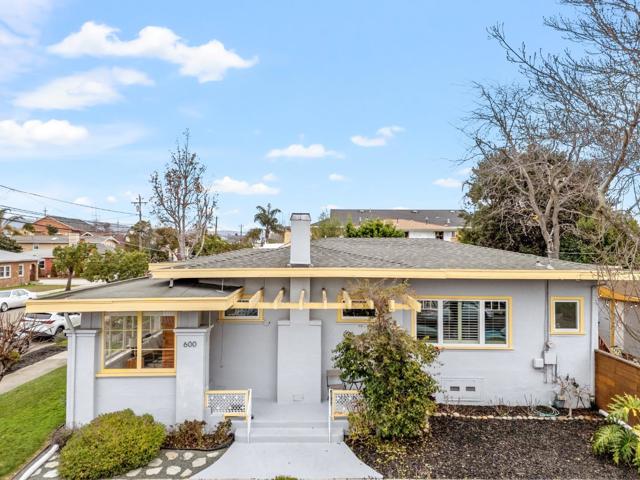 600 Pacific Avenue, Alameda, California 94501, 2 Bedrooms Bedrooms, ,2 BathroomsBathrooms,Single Family Residence,For Sale,Pacific,ML81993892