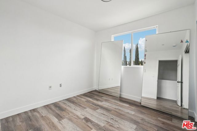 2516 Malabar Street, Los Angeles CA: https://media.crmls.org/mediaz/cf39e44b-de55-4684-a80a-6dd93099b007.jpg