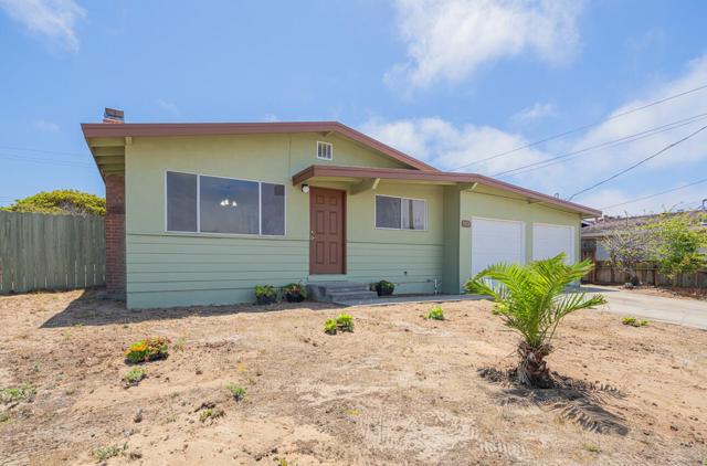3114 Flower Circle, Marina CA: https://media.crmls.org/mediaz/cf3a1baa-3f7c-43c6-9594-841a8faaa90e.jpg