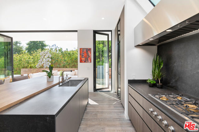 31866 Seafield Drive, Malibu CA: https://media.crmls.org/mediaz/cf3a8ca1-cf55-42bb-a718-14e1f9cdc553.jpg