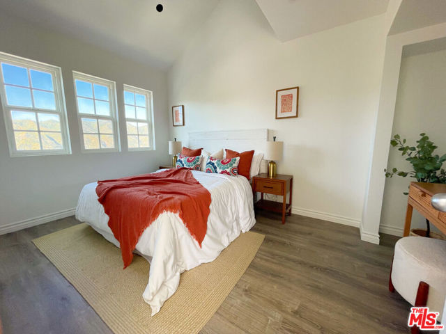 26343 Lockwood Road, Malibu CA: https://media.crmls.org/mediaz/cf3a93c9-2549-459a-b79c-a4f5e3f473d5.jpg