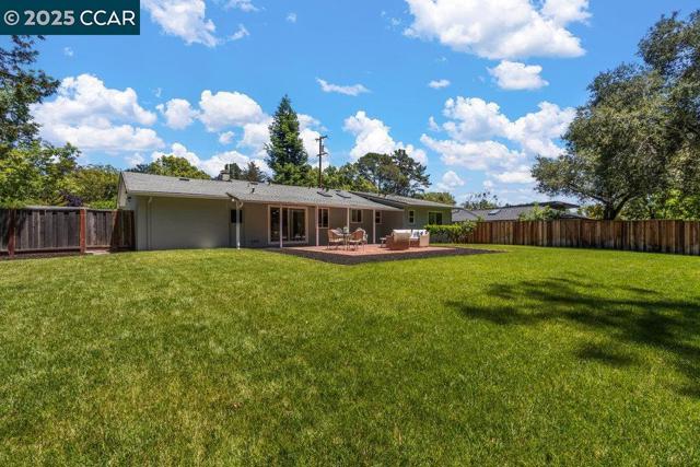 180 Ivy Drive, Orinda CA: https://media.crmls.org/mediaz/cf3ba488-a368-41a9-b7bd-538726132157.jpg