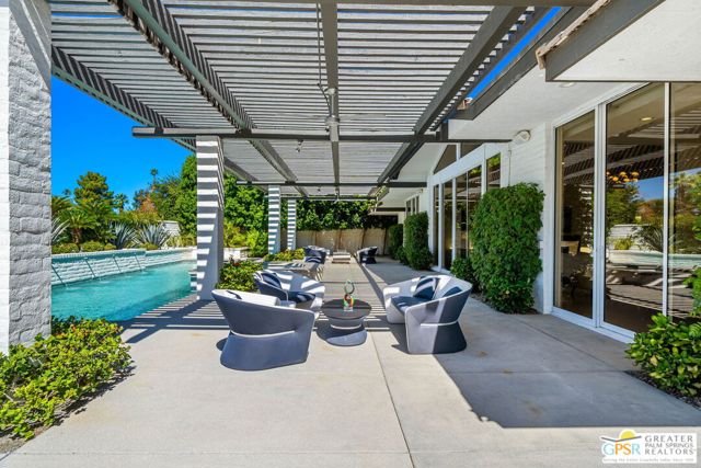 30 Mayfair Drive, Rancho Mirage CA: https://media.crmls.org/mediaz/cf3c04aa-f9c8-46ff-9838-ec004fc547bd.jpg