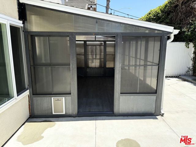 3712 Carrington Court, Inglewood CA: https://media.crmls.org/mediaz/cf3c9d0f-9df6-4ea1-9587-cf1d6f0cff6b.jpg