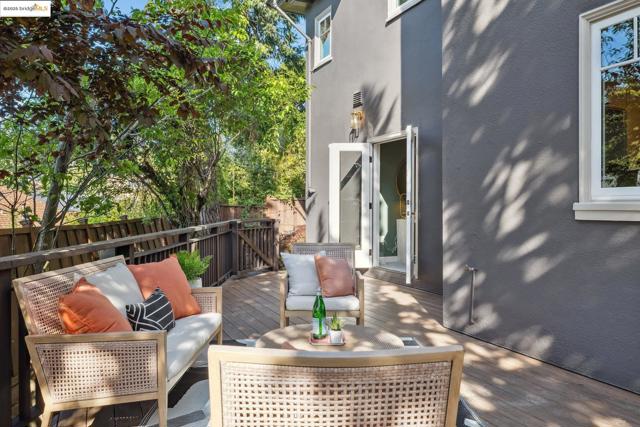 733 Carlston Ave., Oakland CA: https://media.crmls.org/mediaz/cf3ca988-a731-4aaf-8c41-1075a51bce36.jpg