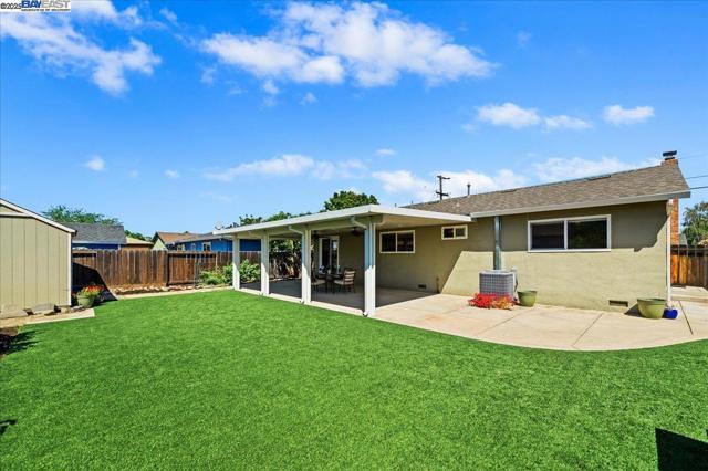 3947 Pestana Way, Livermore CA: https://media.crmls.org/mediaz/cf3ce766-269e-49b4-98d0-5ede398a670e.jpg