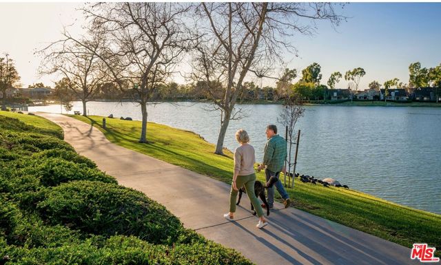 19 Rippling, Irvine CA: https://media.crmls.org/mediaz/cf3d0316-65e1-4846-b06b-f688ae999574.jpg
