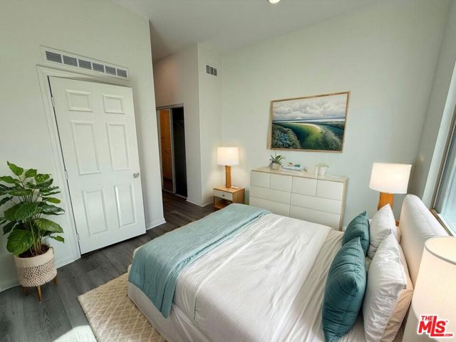 65 Plateau, Irvine CA: https://media.crmls.org/mediaz/cf3dbd84-470a-471a-8da5-720b52d1515f.jpg