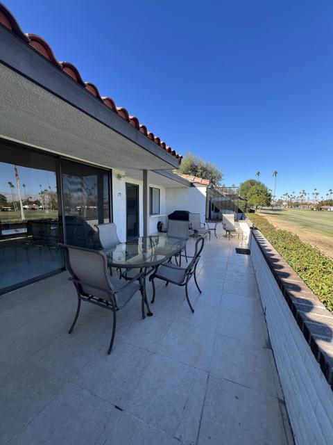 75 Calle Encinitas, Rancho Mirage CA: https://media.crmls.org/mediaz/cf3ea605-1095-4fe1-ab7e-45a5a78bd539.jpg