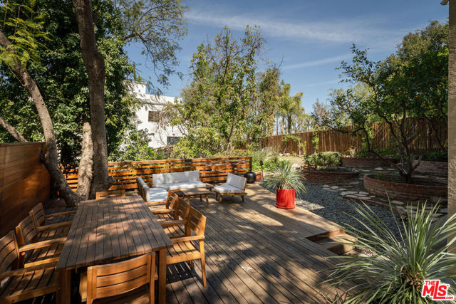 4713 Bedel Street, Woodland Hills CA: https://media.crmls.org/mediaz/cf3f87b2-2b9b-40f7-ab6f-a925e5319640.jpg