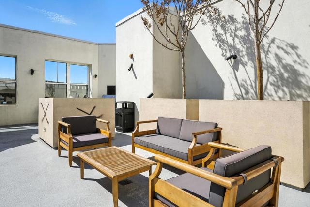 400 Beale Street, San Francisco CA: https://media.crmls.org/mediaz/cf3fc193-bc10-4376-ba94-7ec492c74c85.jpg