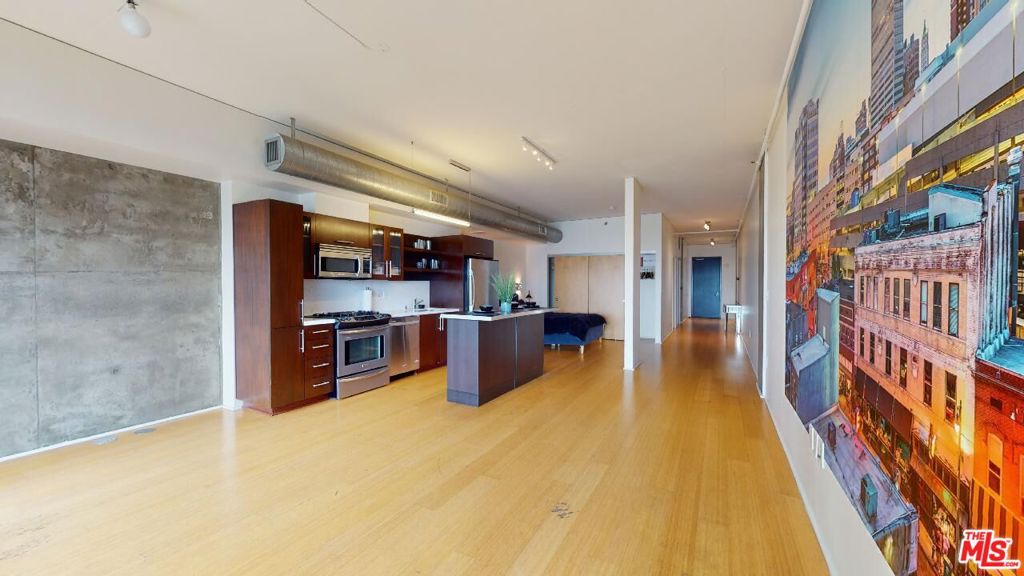 1111 S Grand Avenue 1017, Los Angeles, CA 90015