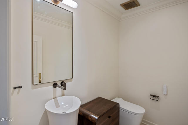 Detail Gallery Image 16 of 44 For 980 Ellington Ln, Pasadena,  CA 91105 - 4 Beds | 4 Baths