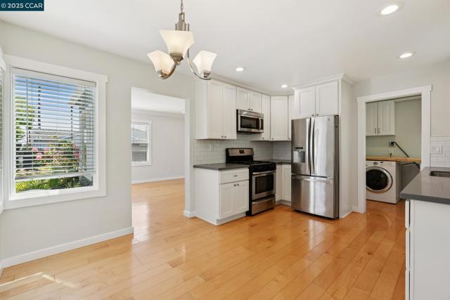 3020 Rose St., Martinez CA: https://media.crmls.org/mediaz/cf405d50-0013-44bf-82b5-79582b3a33f0.jpg