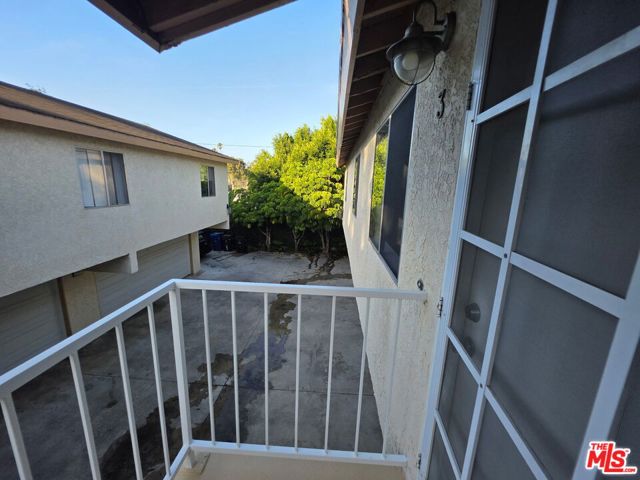 1029 Pleasantview Avenue, Venice CA: https://media.crmls.org/mediaz/cf406f32-79f2-4935-914d-98a9778274ed.jpg