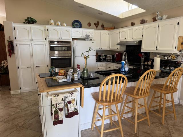 35610 Mexico Way, Thousand Palms CA: https://media.crmls.org/mediaz/cf40e225-dd1d-4096-8213-f1524249653c.jpg