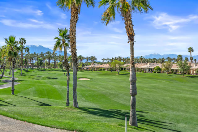 80610 Prestwick Place, Indio CA: https://media.crmls.org/mediaz/cf4155ce-5260-47c8-b0d9-099143583cd1.jpg