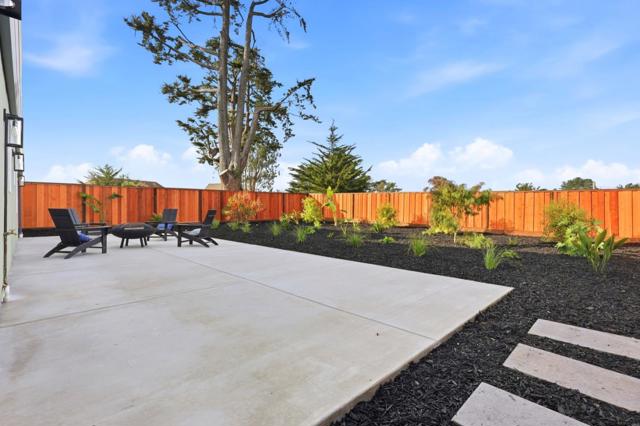 324 Glencourt Way, Pacifica CA: https://media.crmls.org/mediaz/cf425ec5-c3e8-4bd9-abf7-d5dc04758ba1.jpg