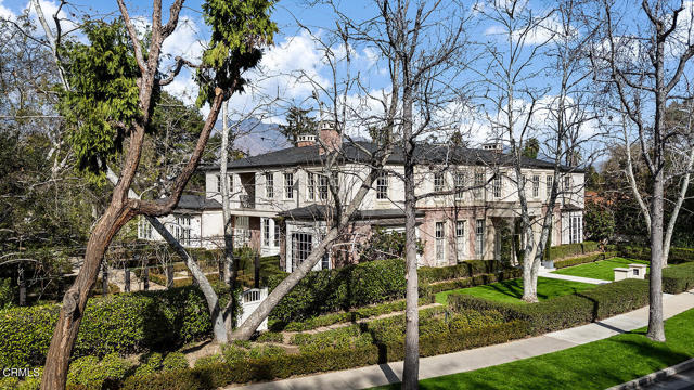 1425 Lombardy Road, Pasadena CA: https://media.crmls.org/mediaz/cf4307b6-a085-452d-b75e-619dfcc034f9.jpg