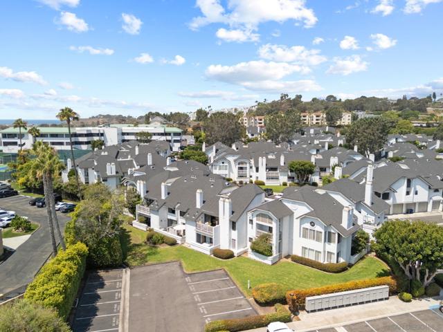 524 Via De La Valle,  CA: https://media.crmls.org/mediaz/cf43752c-b795-41fc-a44e-6c92b1b6b88a.jpg